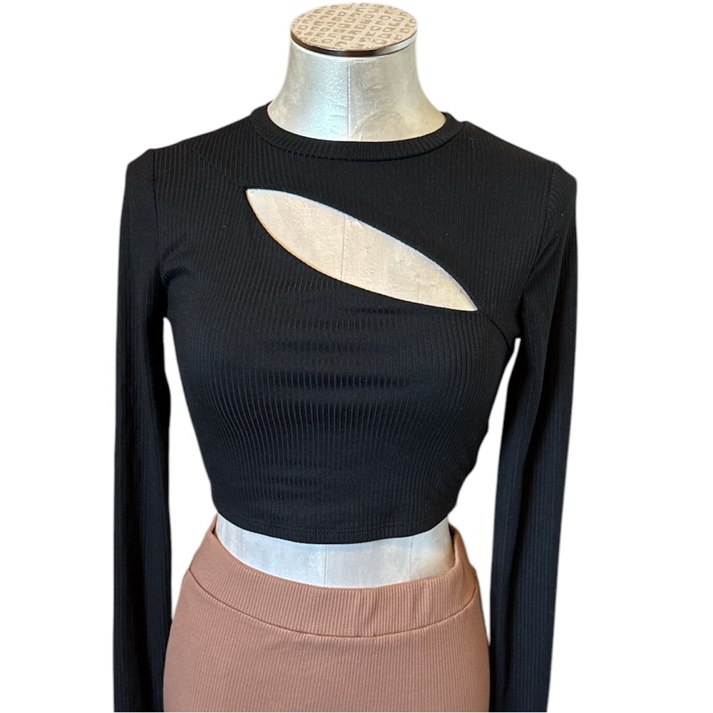 Garage Juniors Y2K Long Sleeve Cutout Ribbed Knit Cropped Top Black Size PS